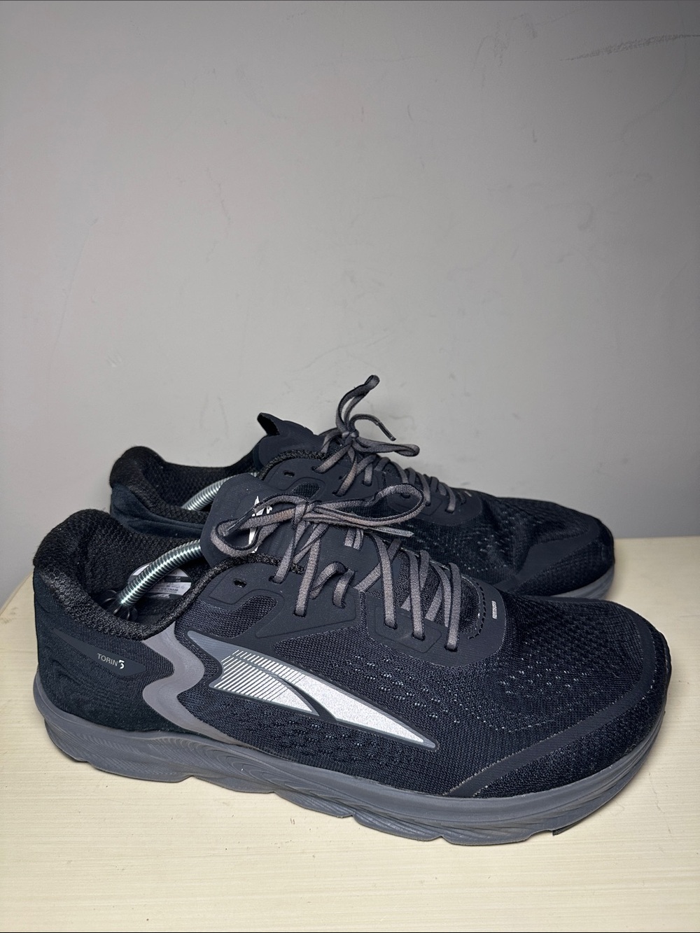 Altra Men's Torin 5 Black and Gray Running Shoes